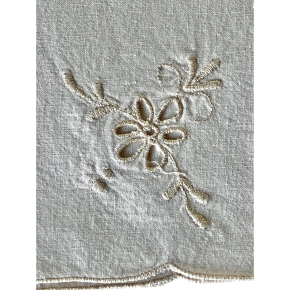 8 Pale Pink Embroidered Cotton Napkins Cutwork Scalloped Edges 15.25x15.25 - Picture 3 of 14